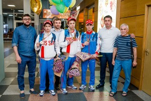 Р. Касимов (крайний справа) с учениками
